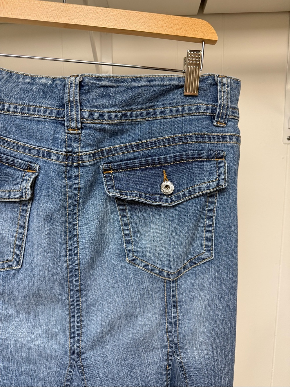 Vintage '90s Denim High-Waisted Skirt with Godets Gloria Vanderbilt Size 10 - Picture 6 of 13